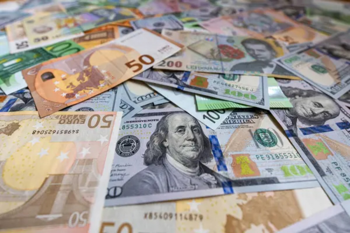 EUR/USD Signal: Eyes A Big Move Ahead Of ECB Decision, US Inflation Data