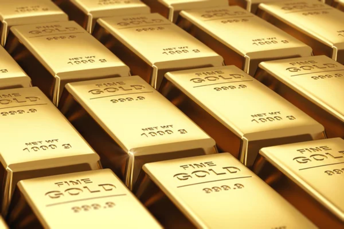 Gold Tests Resistance As Fed Policy Signals Shape Yield Expectations