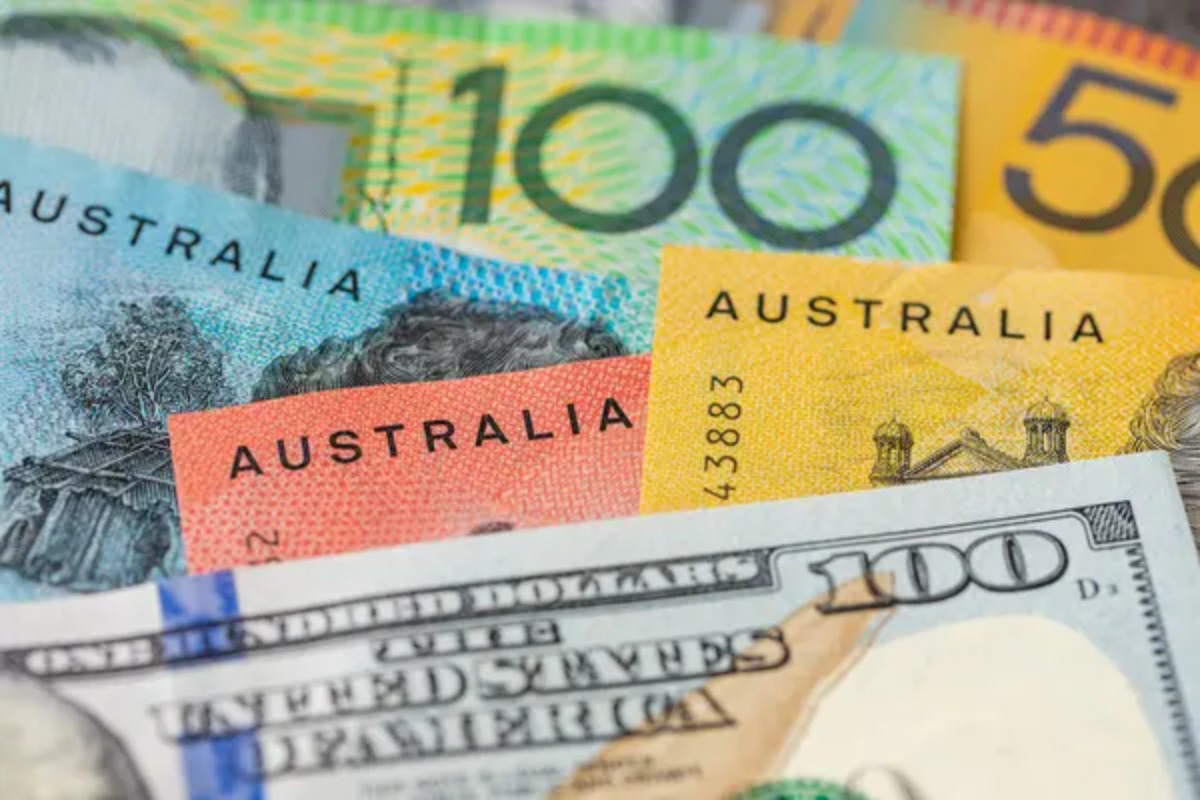 AUD/USD Signal: Stuck In An Uptrend Ahead Of FOMC Minutes, Australia Jobs Data