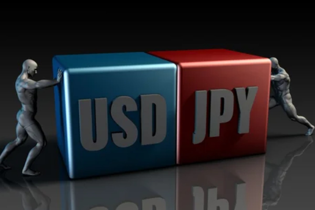 USD/JPY Forecast: Buyers Defend Dips As Carry Trade Eyes 160 Yen