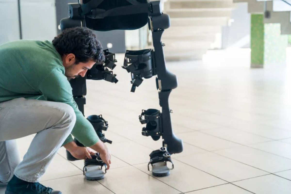 Why AI Economic Surge Waits On Robots, Not Software