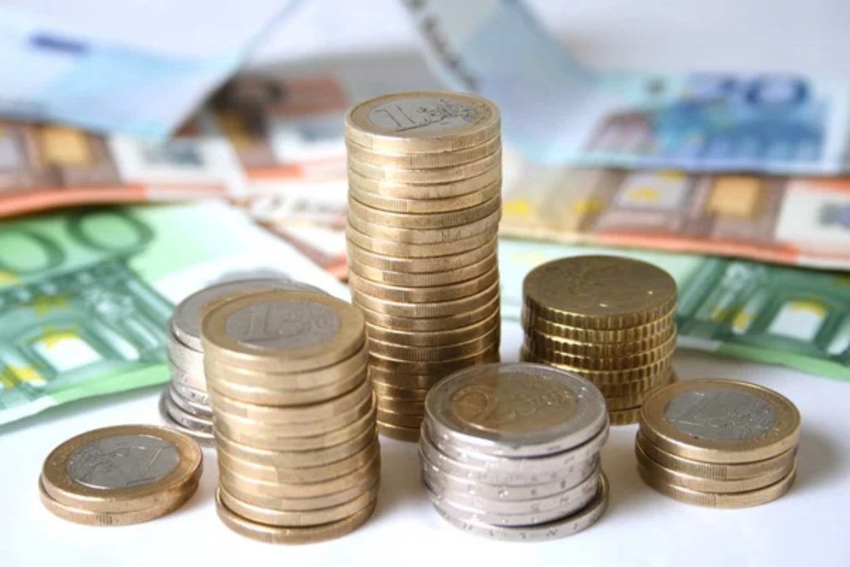 What The Flows Into Bonds Tell About European Investors