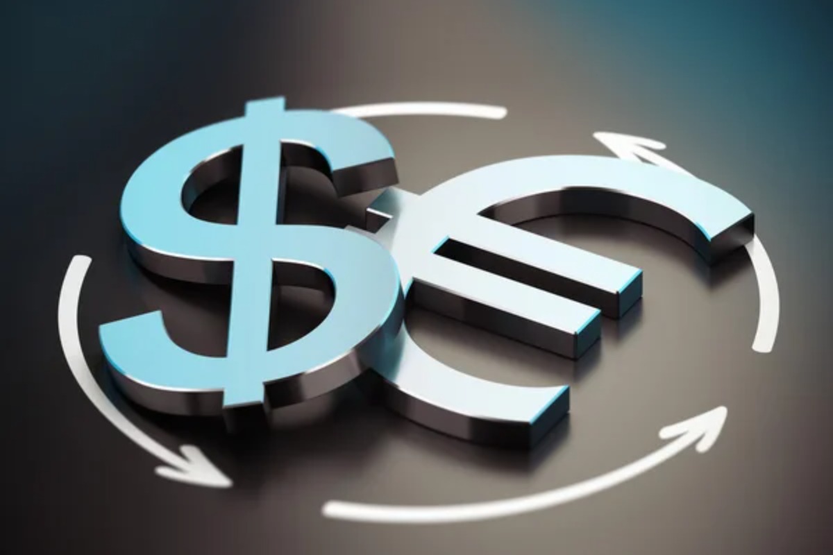 EUR/USD Signal: Euro Under Pressure As US Dollar Jumps After Jackson Hole