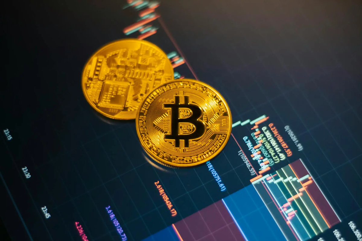 Large-Fund Redemptions Expose A Split In Bitcoin ETF Flows