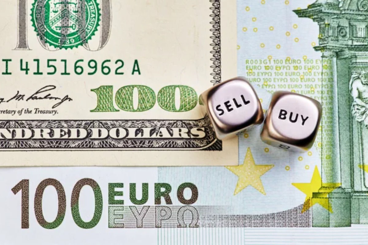 EUR/USD Continues To Trade Between The 50- And 200-Day EMAs