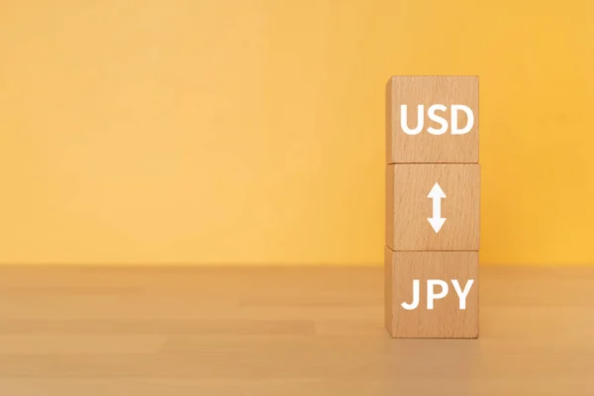 USD/JPY Falls To Seven-Month Low: What’s Going On?