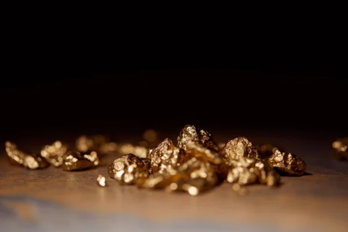 Gold Benefits From Lower Oil Prices, But Other Risks Remain