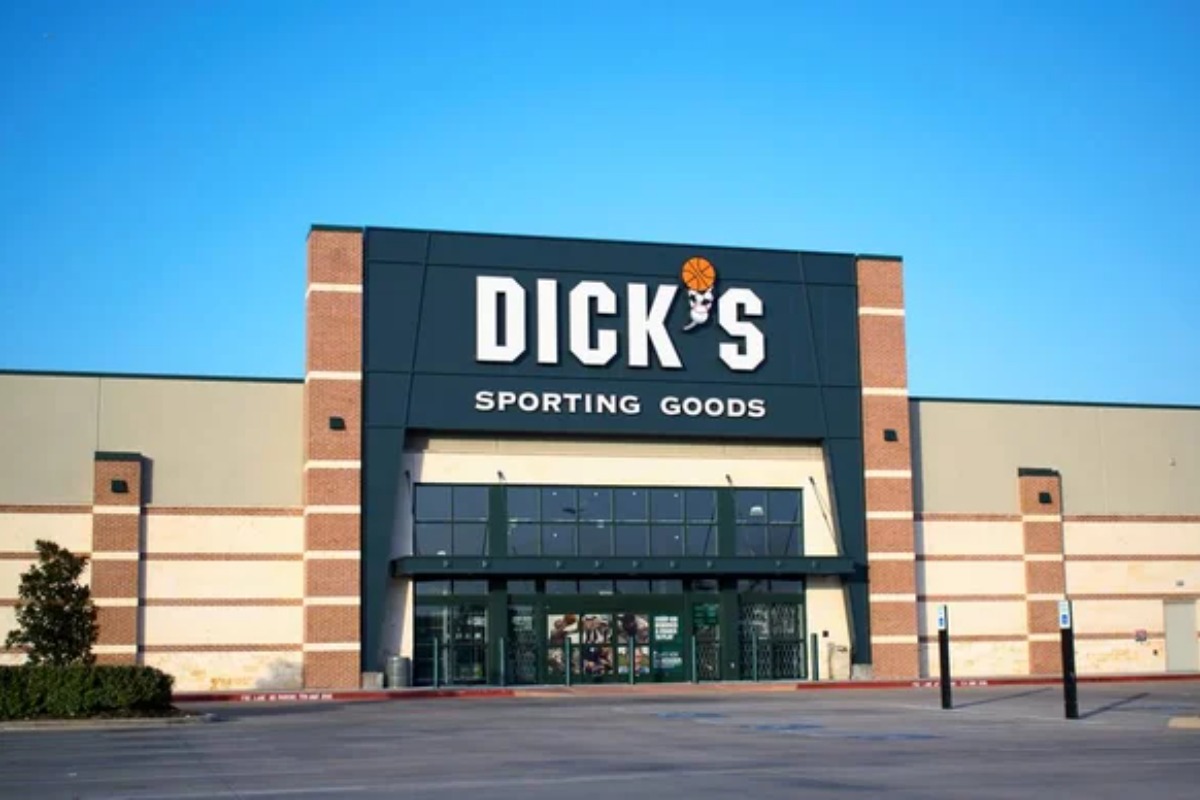 DKS Disastrous Day: The Foot Locker Acquisition Is Undoing The Stock