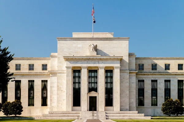 Yield Curve Twist Reveals Markets Losing Confidence In Fed's Commitment To Slaying Inflation
