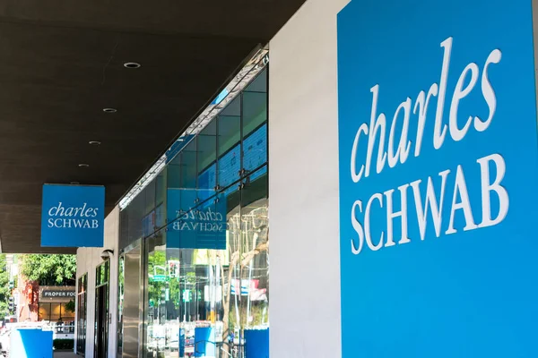 Charles Schwab Stock Rises After Q2 Earnings Beat With Record $7.1B Revenue