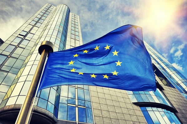 depositphotos_89337726-stock-photo-eu-flag-waving-in-front.jpg