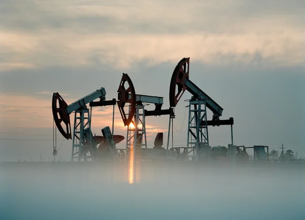 depositphotos_8740156-stock-photo-russian-oil-and-gus-production.jpg depositphotos_8740156-stock-photo-russian-oil-and-gus-production.jpg