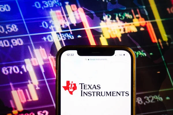 Texas Instruments Generates Strong Free Cash Flow - But TXN Stock Looks Cheap To Value Buyers
