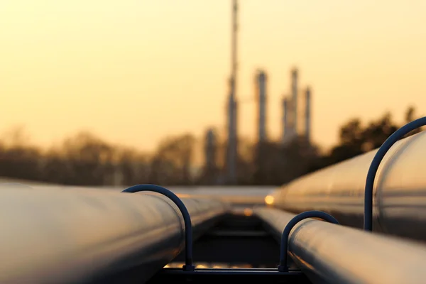 depositphotos_45730357-stock-photo-pipe-line-transportation-in-crude.jpg