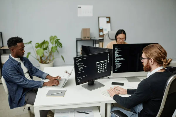 depositphotos_546535390-stock-photo-group-of-intercultural-software-engineers.jpg depositphotos_546535390-stock-photo-group-of-intercultural-software-engineers.jpg