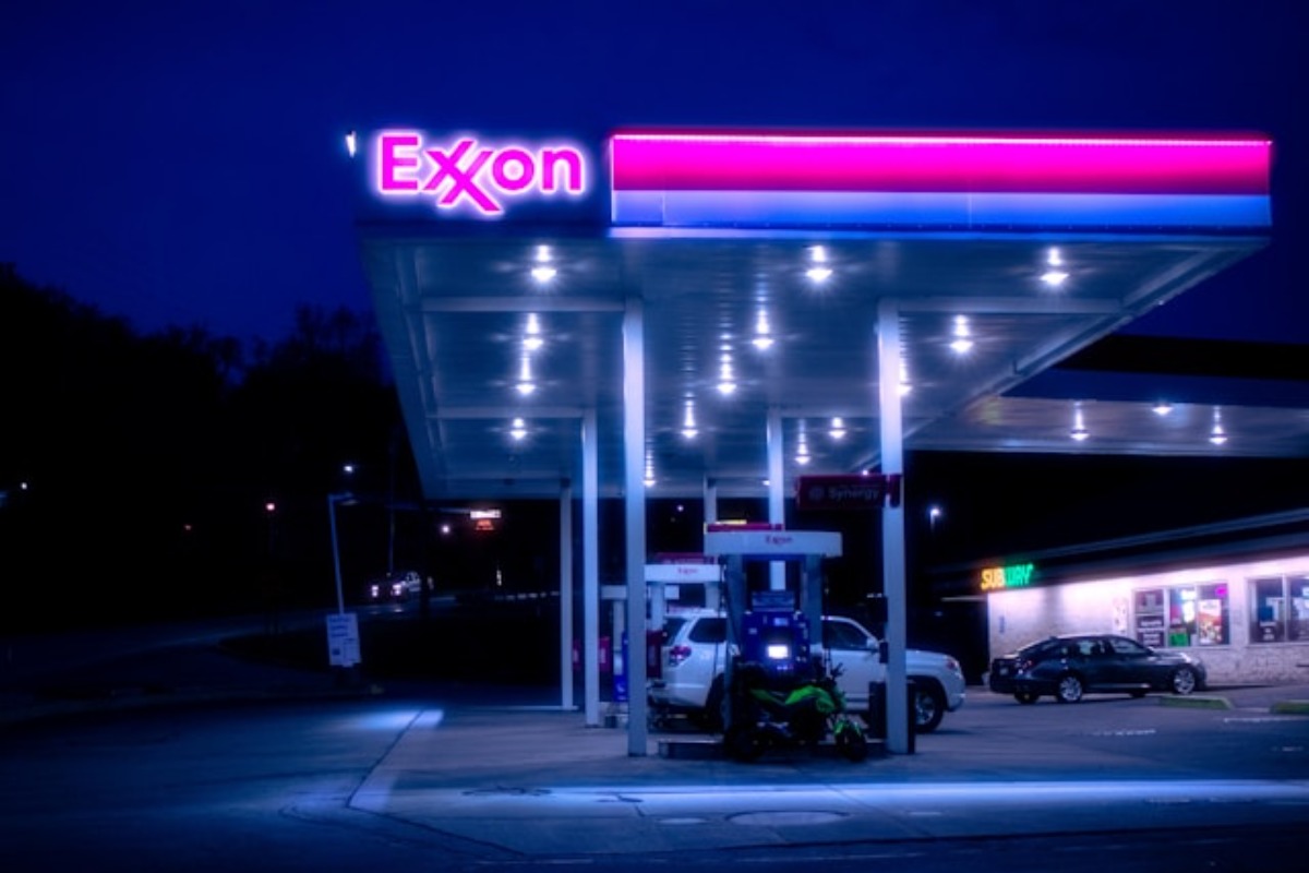 XOM Stock Finds Buyers After Elliott Wave Double Three Pattern