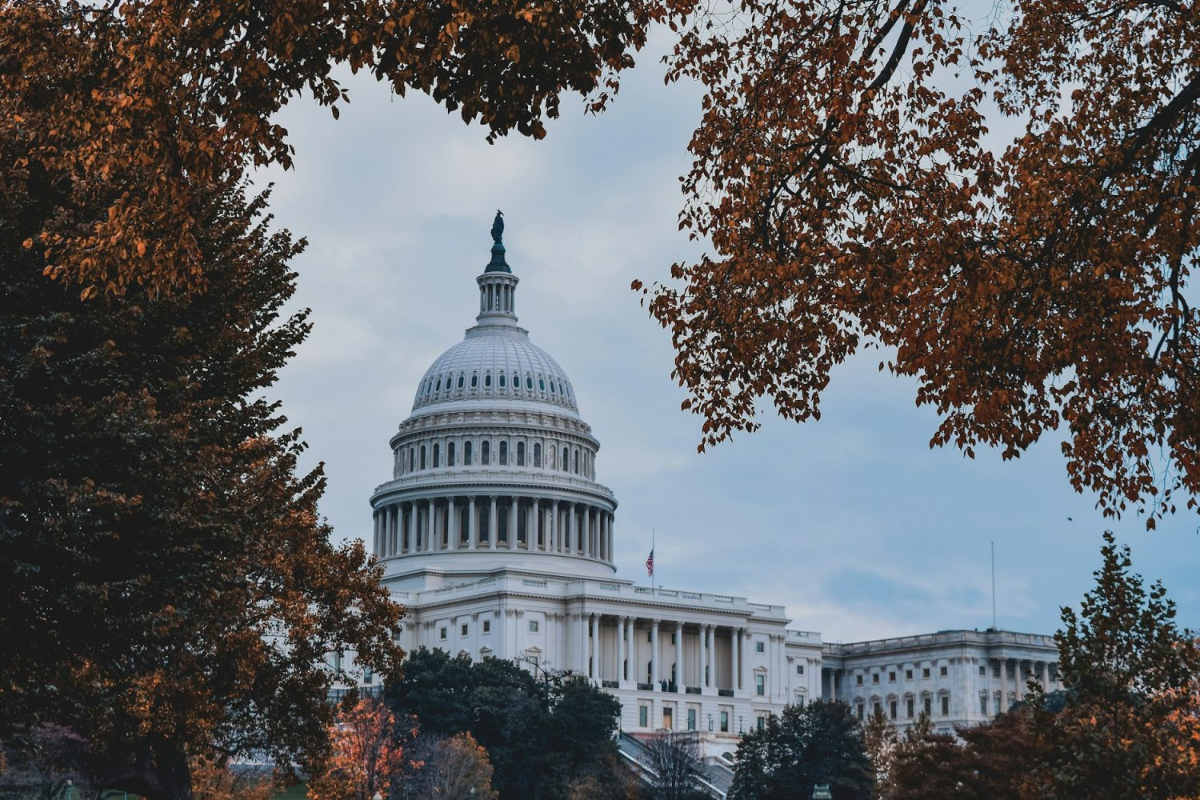 The Midterm Election Effect: Why The S&P 500 Often Moves Before The Votes Are Counted