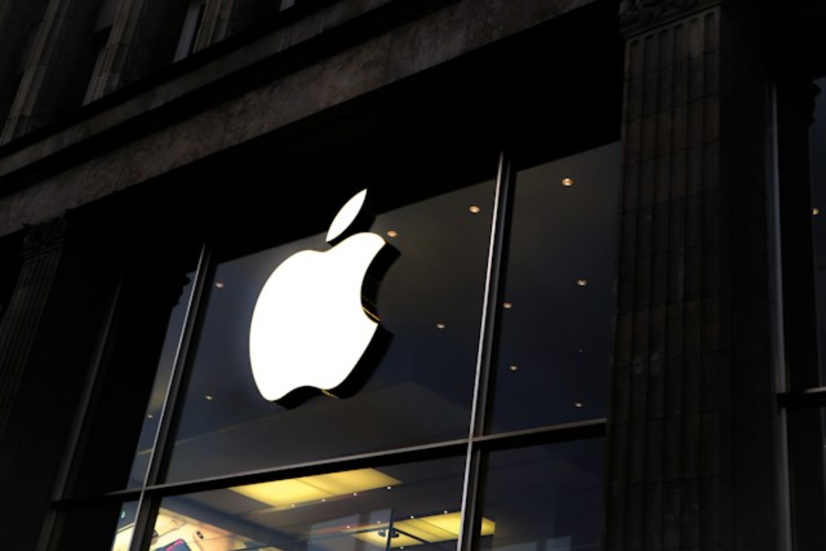 Apple: Price Tag And Rising Costs Test Premium Valuation
