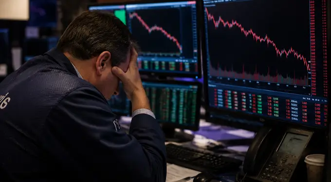 QQQ, VOO, SPY ETFs Are Falling: Here’s Why The Stock Market Is Crashing