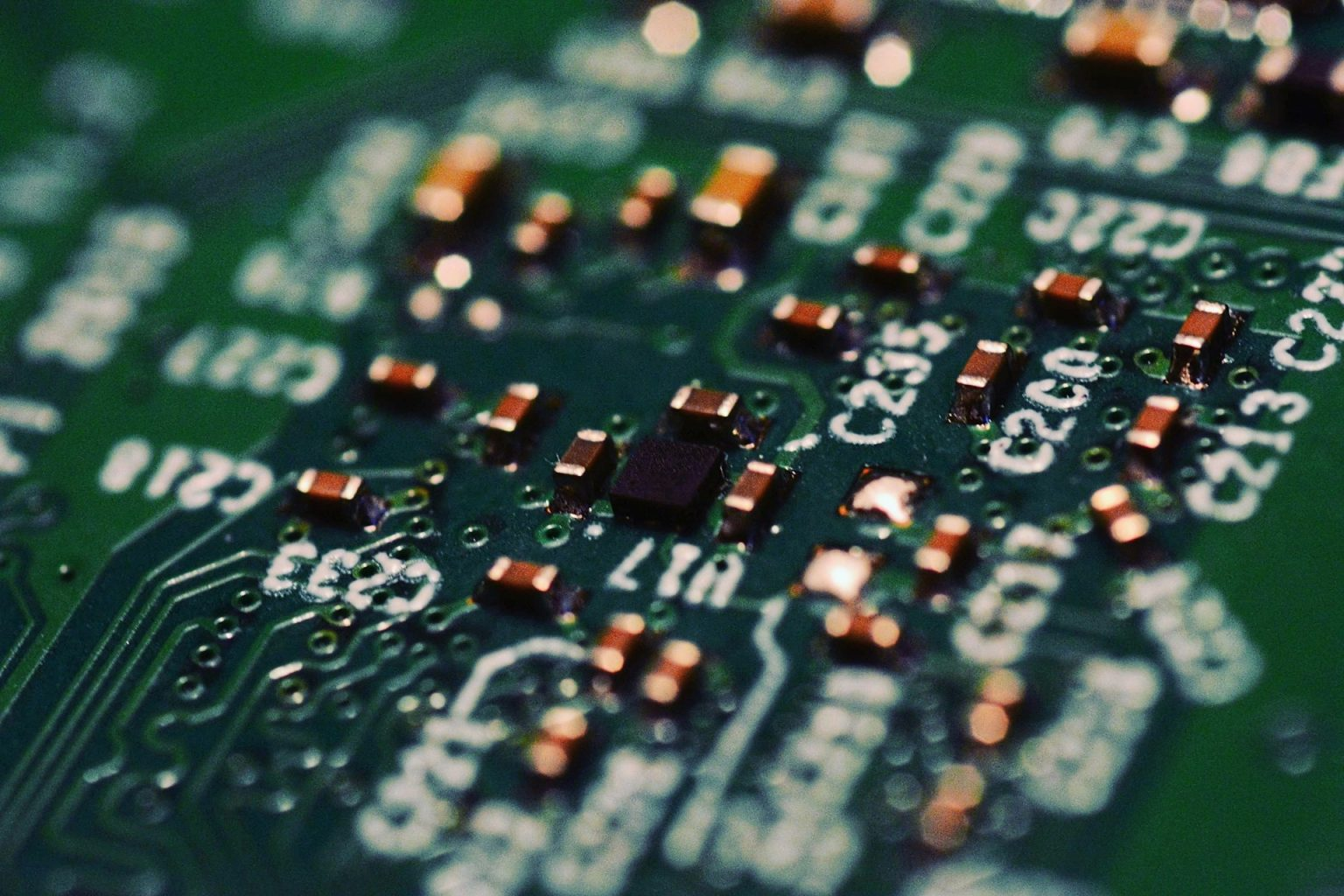 Semiconductors Vs. S&P 500: Who Wins Seasonally?