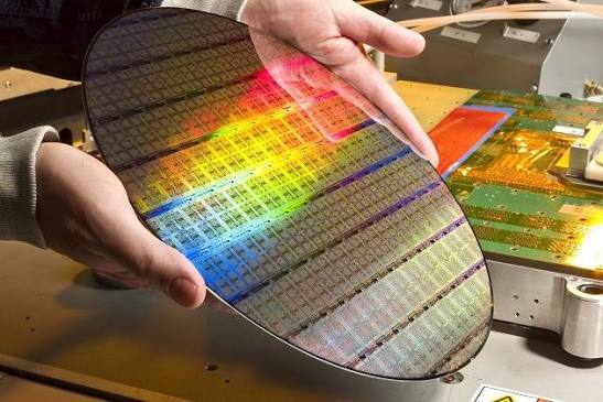 300mm Wafer Production to Hit Record by 2025 | Semiconductor Materials and Equipment