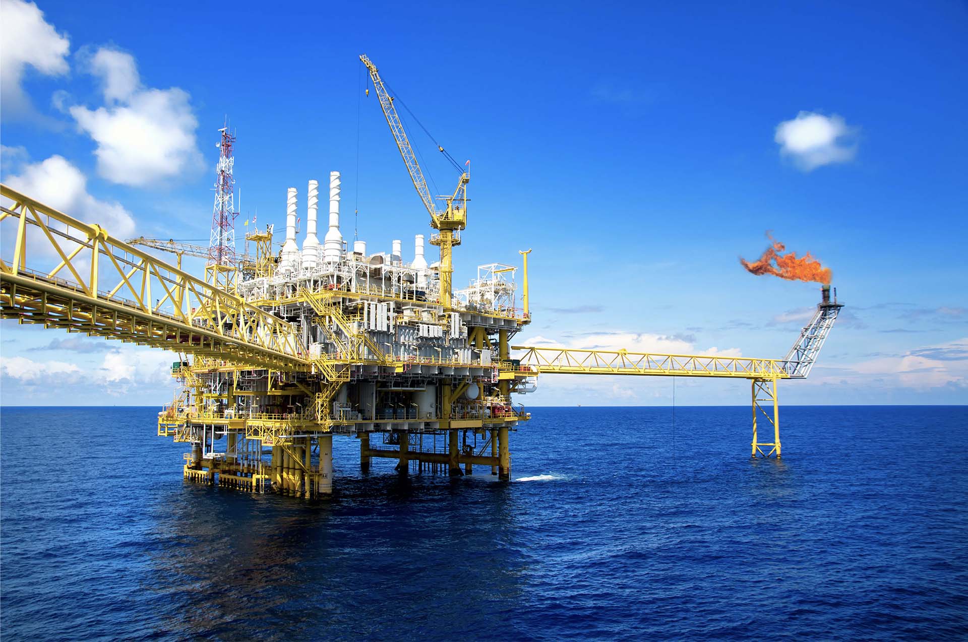 How Electrification is Helping Offshore Rig Operators Cut Costs and Emissions | GEP Blogs