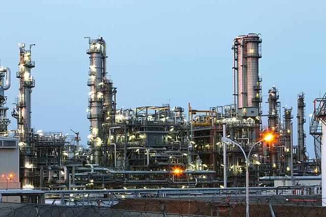 Gas phase filtration for the petrochemical industry - Freudenberg Filtration Technologies