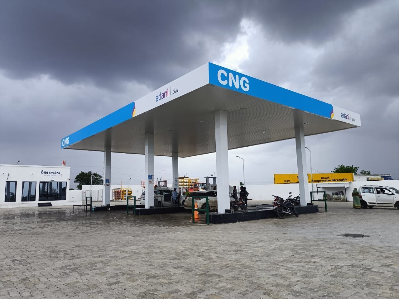 Square Iron CNG Station Canopy at best price in Deoband | ID: 2854914414673