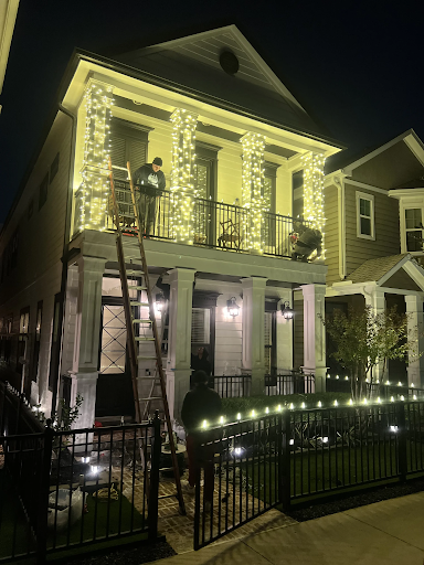 Professional permanent christmas lights.png