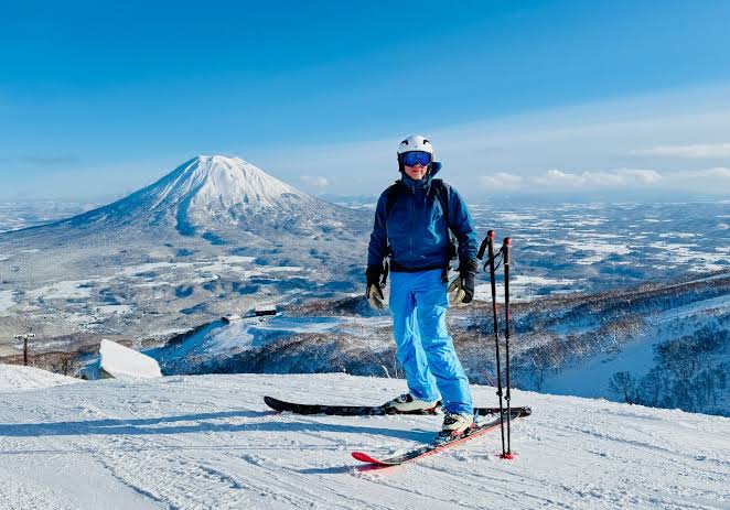 Japanese Skis.jpg Japanese Skis.jpg