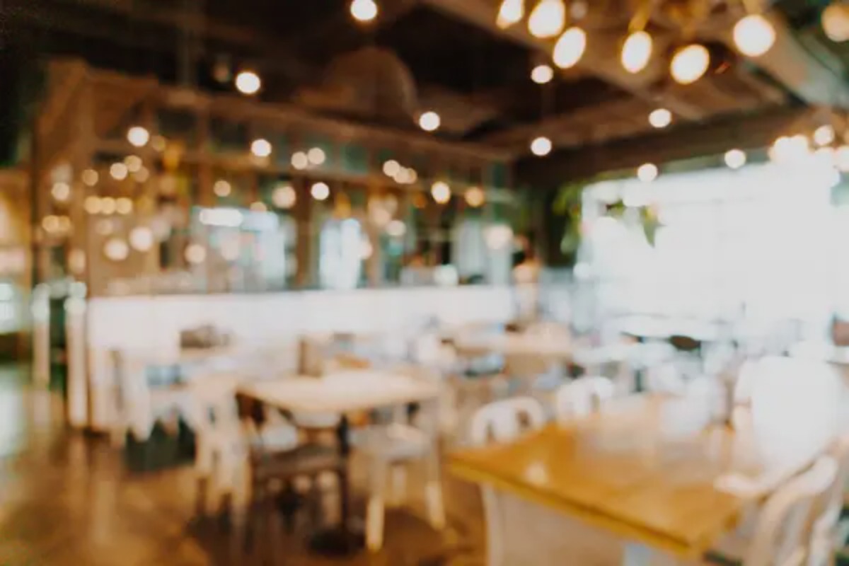 Americans Are Eating Out Less, But One Restaurant Chain Is Surging