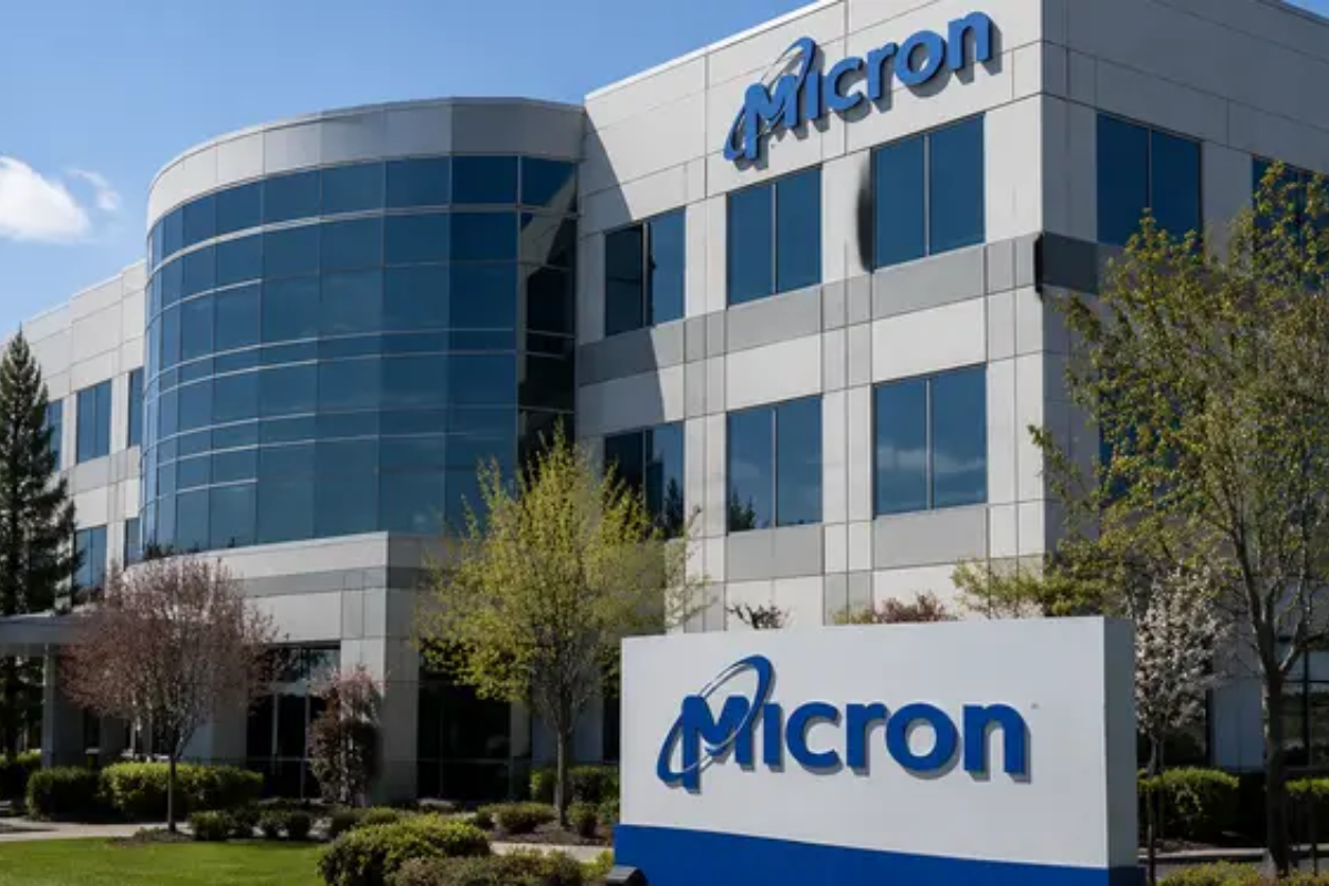Micron Stock Jumps As This Analyst Sees $3T Valuation On AI Memory Boom