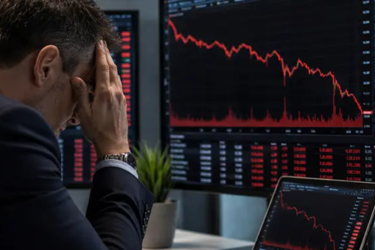 Dow Falls 400 Pts As Oil Prices Surge And Fed Rate Hike Bets Rise