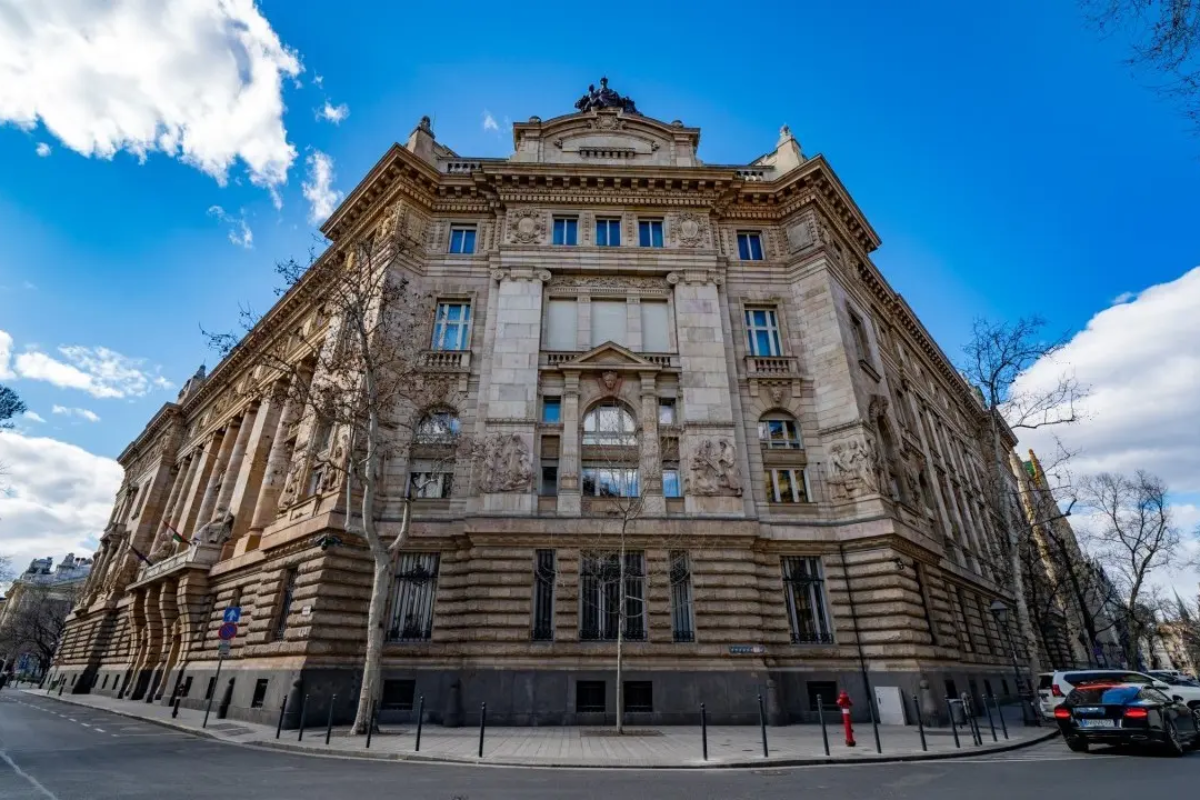 CEE & CCA Week Ahead: Hungary Rate Decision, Polish Retail Sales And Czech Confidence