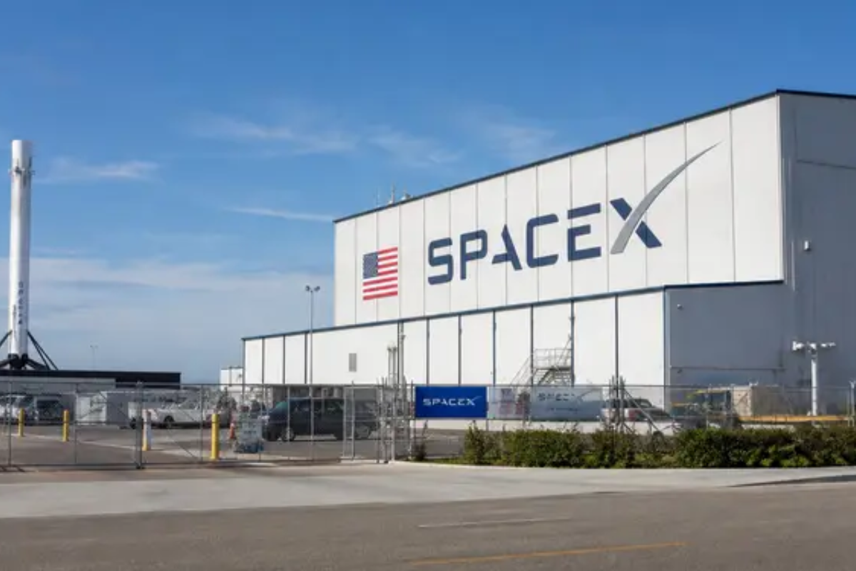 SpaceX Stock Forecast After Hitting A $946 Million NASA Deal