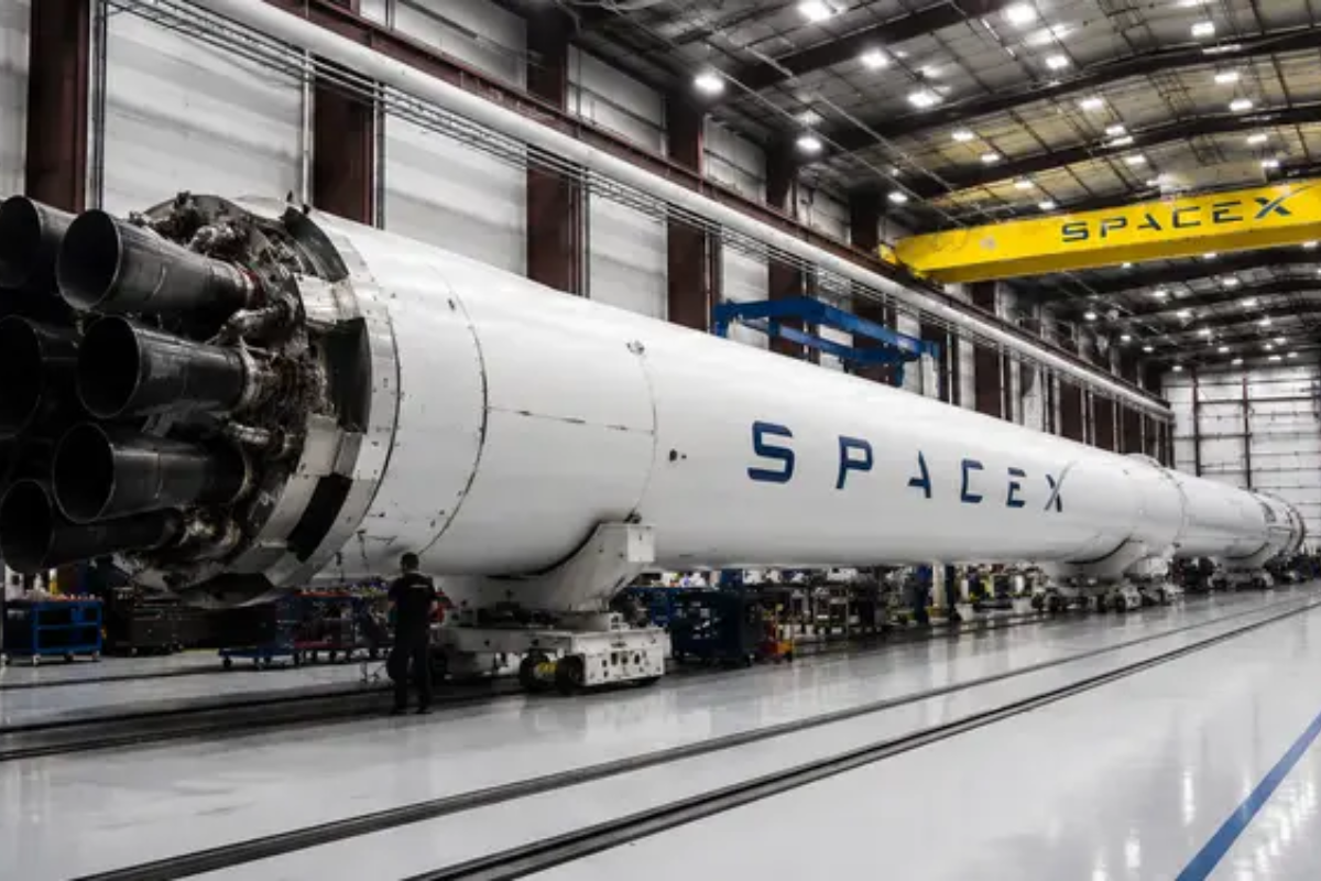 SpaceX Stock Rises As Starlink Nears 11,000 Satellites In Orbit