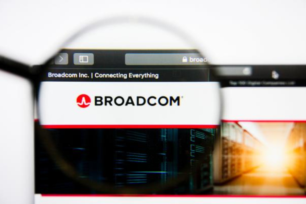 Broadcom Stock Is Down After Q3 Earnings: Is It Too Soon To Buy The Dip?