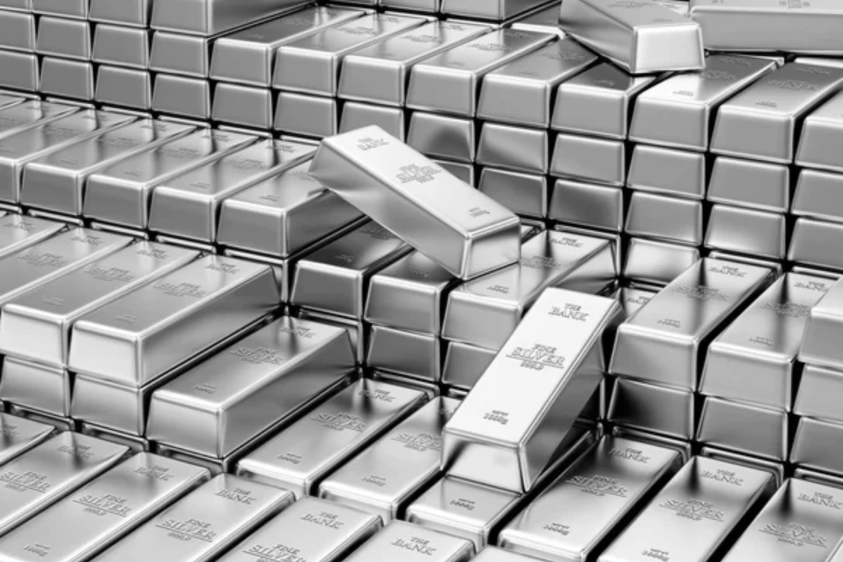Short Mining Stocks While Silver Breaks Out