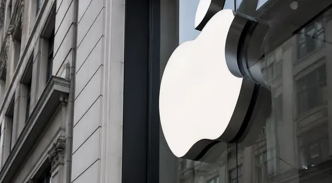 How Apple Went From Wall Street's AI Haven To Its Biggest Earnings Loser In A Week