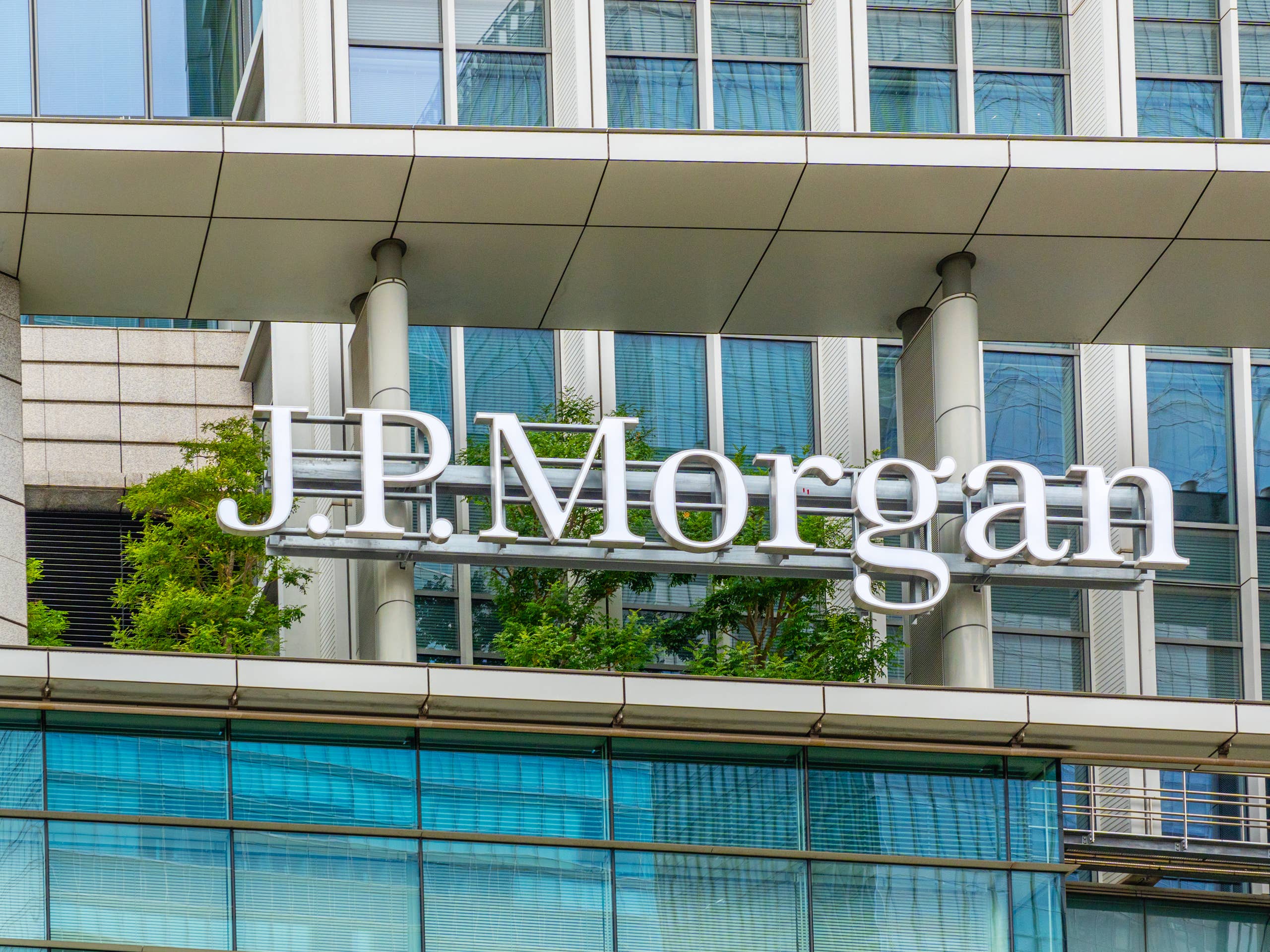 Sign at financial institution J.P. Morgan.
