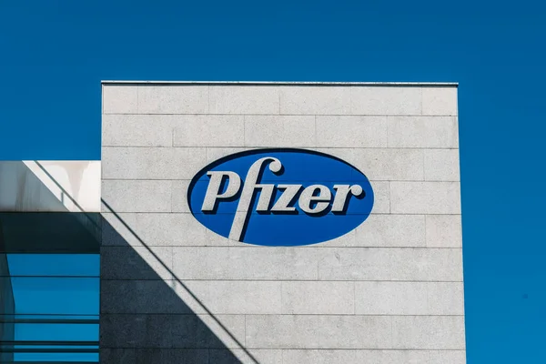 depositphotos_457041952-stock-photo-pfizer-logo-on-pfizer-building.jpg depositphotos_457041952-stock-photo-pfizer-logo-on-pfizer-building.jpg