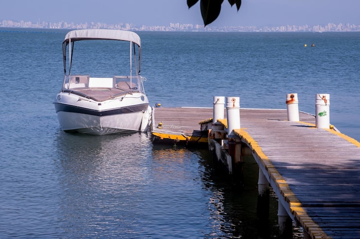Boat Lift installation in Cape Coral, FL (3).jpg Boat Lift installation in Cape Coral, FL (3).jpg