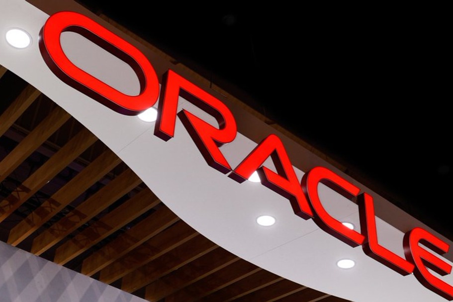 Oracle's Backlog Grew 4x In A Year. The Stock Fell 37%. Something Doesn't Add Up