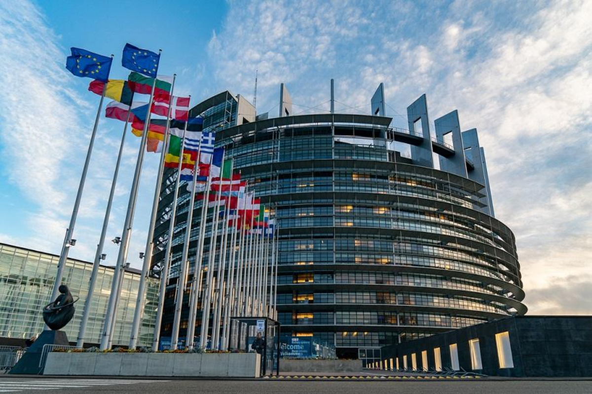 EU Lawmakers Propose Tougher Fossil Fuel Rules For New SFDR Transition Investment Category