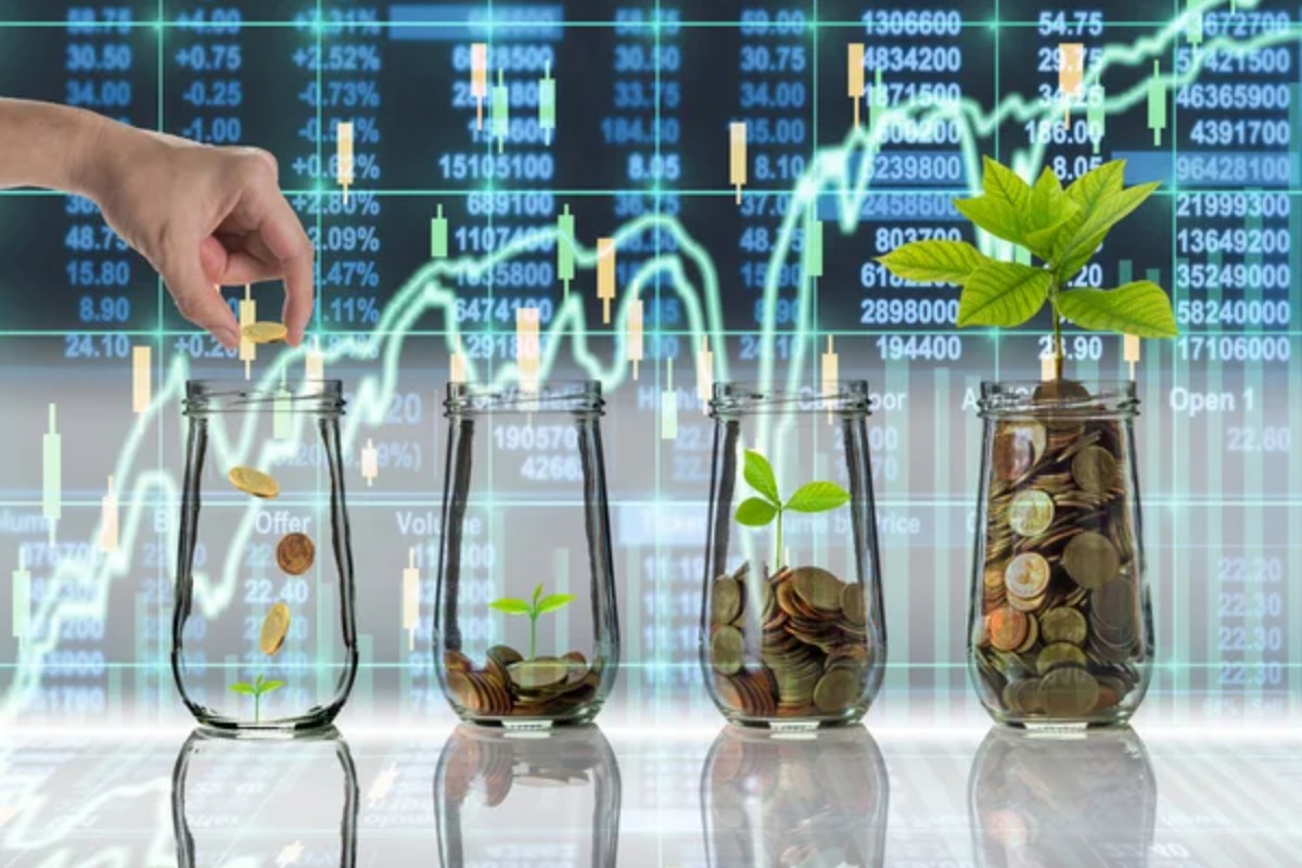 Longtime Analyst Says Investors Should Consider These Stocks In Fall 2026