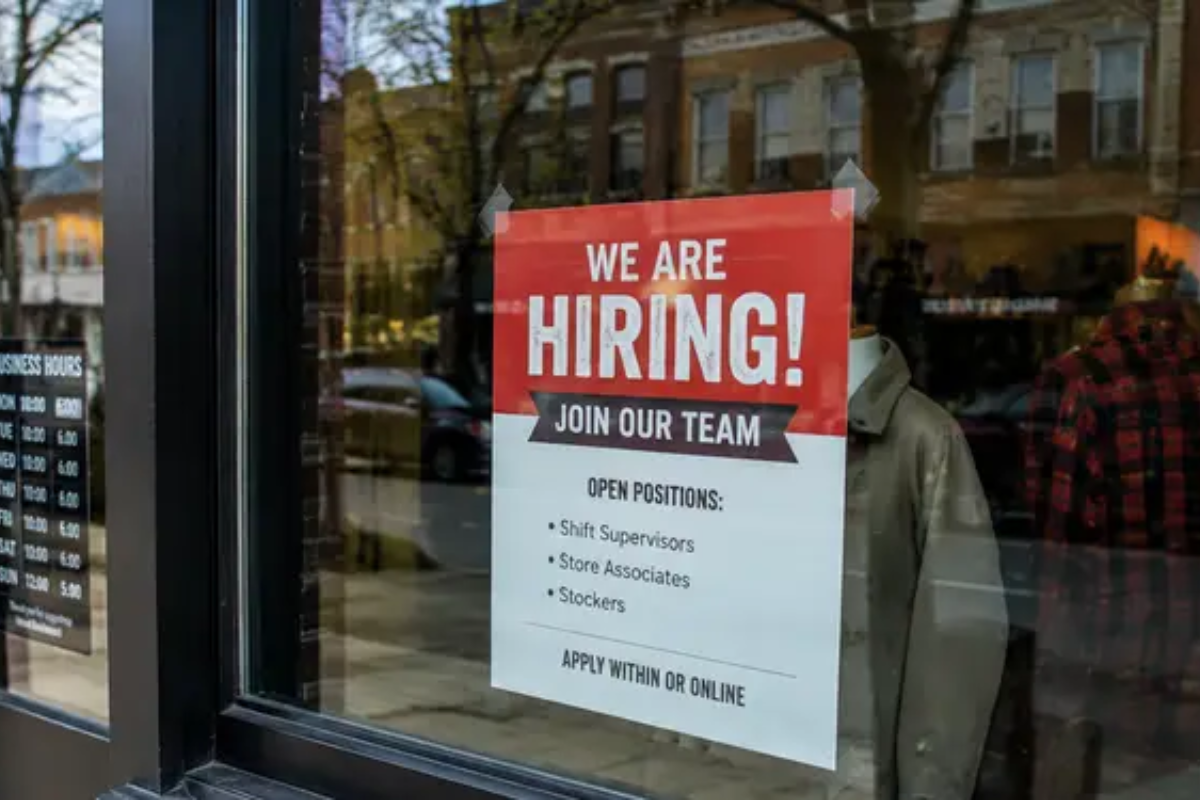 US Job Openings Rise Modestly In July But Employers Pull Back On Hiring