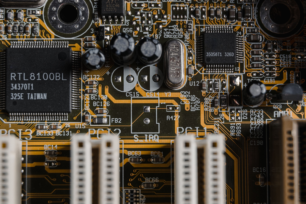 Semiconductor Stocks Slide As AI ETF Drops 5.56%: Still A Buy?