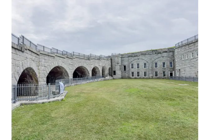 Fort Knox Holds 10x More Gold Than The New York Fed