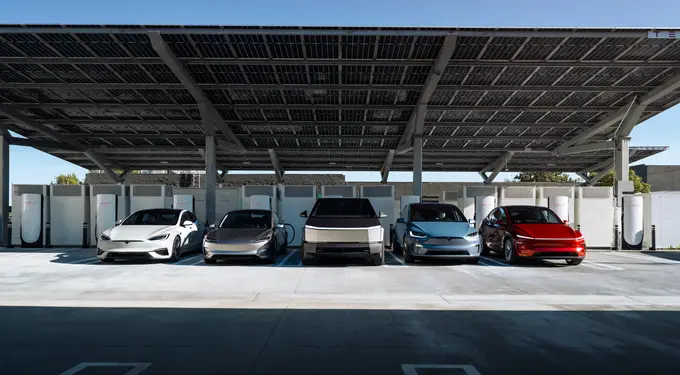 Tesla Stock Is Down Around 1% On Thursday: What's Hurting The EV Stock?