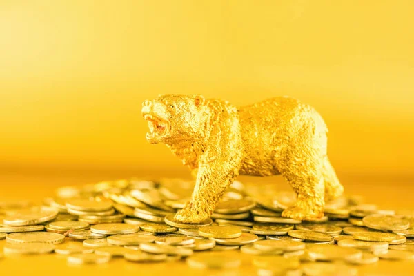 Gold’s Bearish Momentum Continues